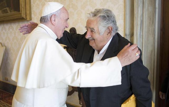 El Papa Francisco recibió ayer la ex presidente uruguayo Pepe Mujica.