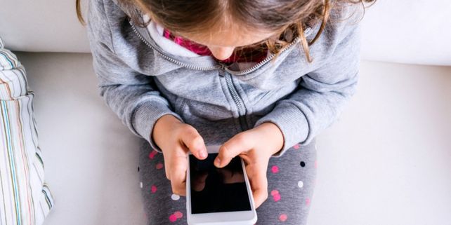 Llevó su teléfono a reparar y le gestionaron un crédito desde una app: ordena a la billetera virtual cesar el cobro