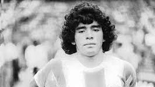 Una cara juvenil, la de un pibe que ya deslumbraba a todos a mediados de 1978. Menotti no lo convocó para jugar el Mundial 78 en nuestro país, pero Diego se propuso ser el mejor y lo fue con la camiseta argentina y en todo el mundo.
