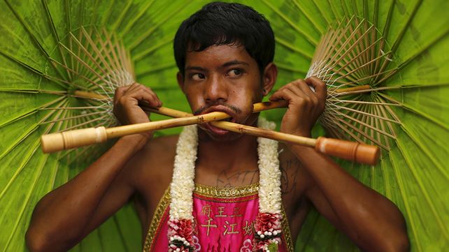 Las postales del extraño festival vegetariano tailandés