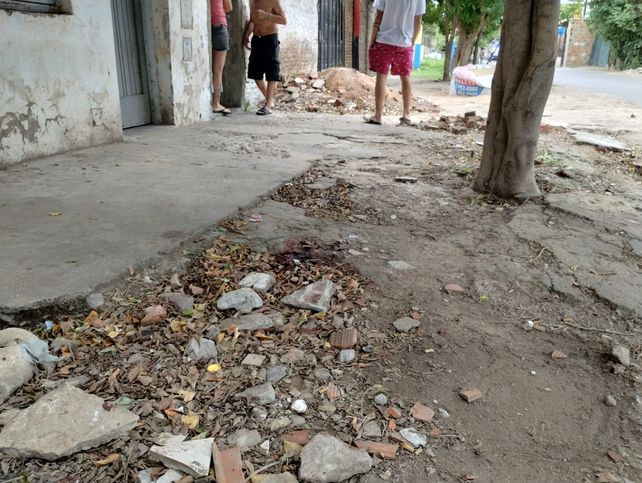 La vereda en la que estaba la víctima junto a un amigo
