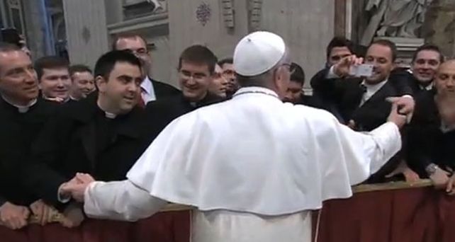 El Papa reservó el saludo más cariñoso para el personal de la basílica San Pedro