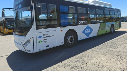 Llegan a Rosario 90 colectivos nuevos propulsados a GNC