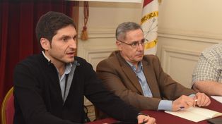 Pullaro y Saín, cuando el segundo asesoraba al primero, en una reunión de 2018