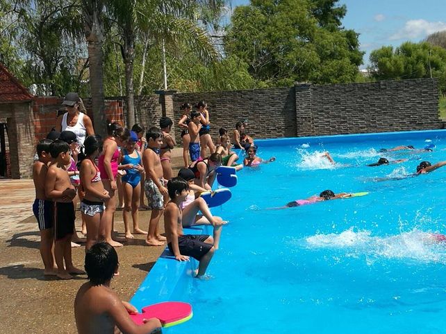 Para jugar. La propuesta es para chicos de 6 a 12 años: realizarán talleres y aprenderán a nadar.