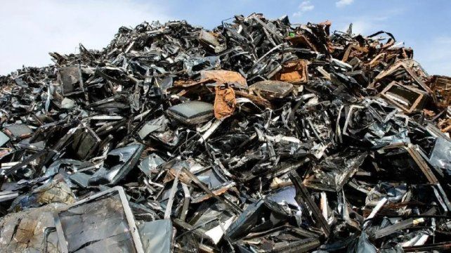 El gobierno autorizó la libre comercialización de la chatarra