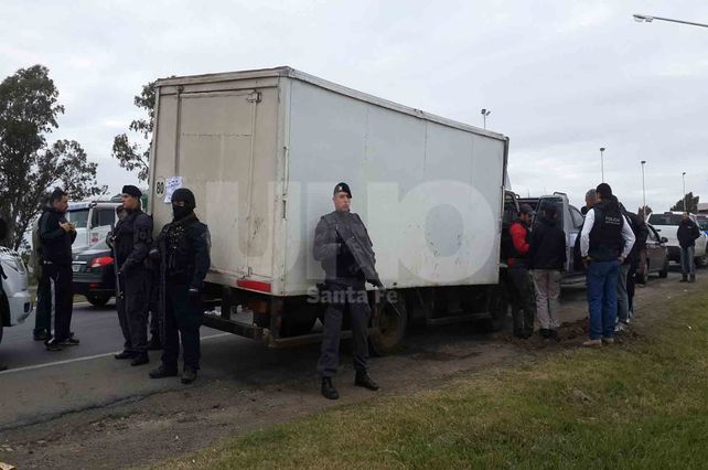 Secuestraron más de dos toneladas de marihuana a la altura de la Autopista Santa Fe - Rosario