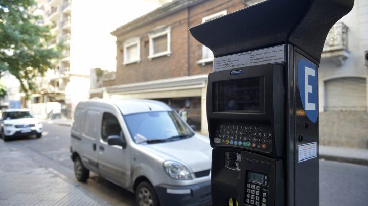 Alquiler al aire libre. Dejar el auto en los boxes pintados sobre asfalto tuvo una recomposición del 62%.