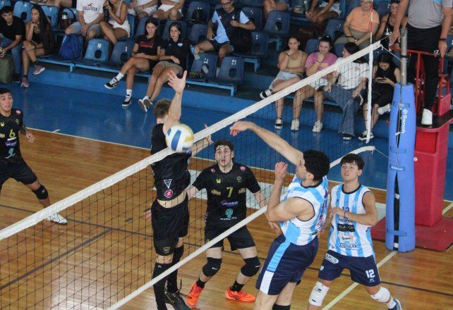Adentro. Normal 3 le ganó a Villa Dora y se aseguró un lugar en los play offs de la Liga Masculina.