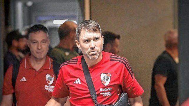 Coudet y&nbsp; pasó la escoba en River junto a la dirigencia.