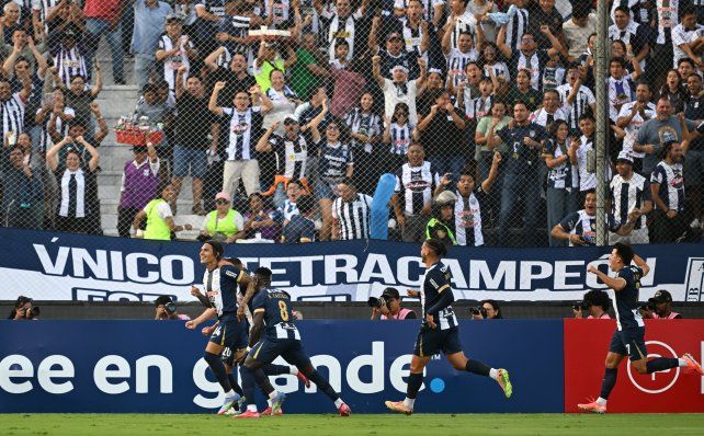 Alianza Lima venció a Talleres en el final.