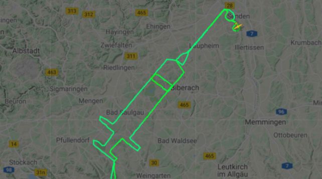 Espectacular. La ruta del piloto Samy Kramer para dibujar una jeringa en el cielo.