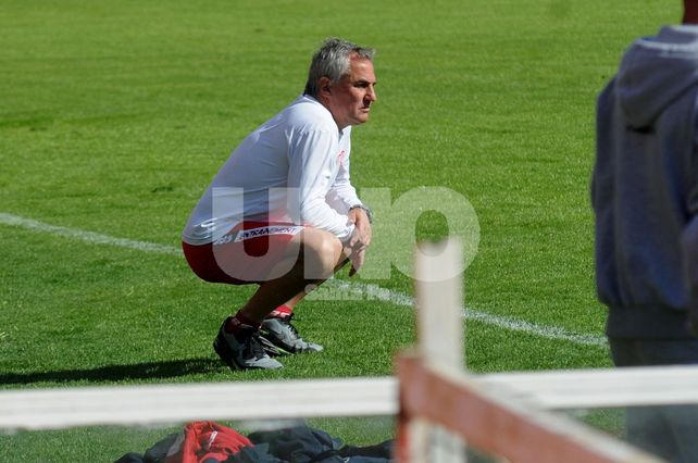 Madelón aguarda por la recuperación de Leonardo Sánchez para definir el equipo que recibirá a Quilmes.
