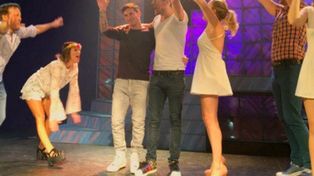 Messi fue al teatro, subió al escenario y recibió una ovación