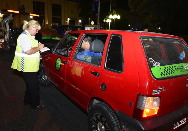 Operativo de tránsito: secuestraron diez taxis y remises truchos en Paraná