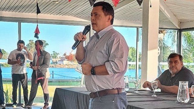 Gustavo Abraham confirmó quien será el DT de Colón en caso de ganar las elecciones.