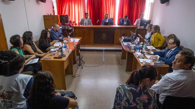 La defensa del acusado de violar y matar a Lucía Pérez dice que no existió delito y pidió absolución. El fiscal pidió perpetua y señaló a partícipe secundario