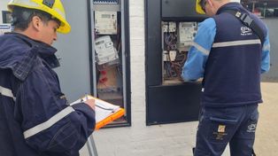 Afinan detalles del concurso para cubrir vacantes en la EPE con sueldos de hasta un millón de pesos
