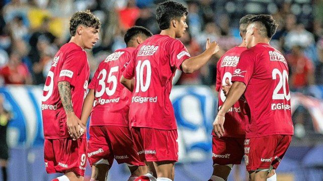 Unión asume su último ensayo de fuste ante Atlético Tucumán