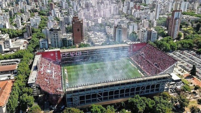 Estudiantes y Boca Juniors igualan 1-1 en un disputado encuentro.