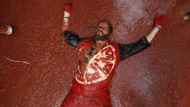 Tomatina, la batalla roja celebró su fiesta anual