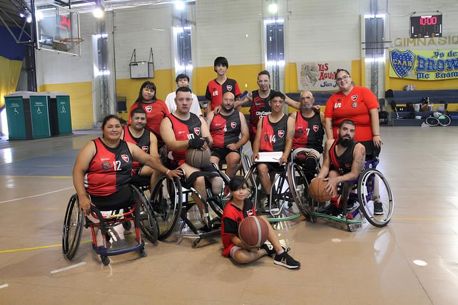 Parte del equipo de básquet adaptado de Newells