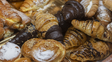 Día del Panadero: por qué las facturas se llaman vigilante, bola de fraile y cañoncito