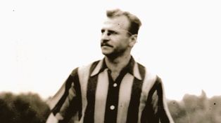 Ernesto Vidal se inició en Sportivo Belgrano, pasó a Central y en el Mundial de 1950 de Brasil fue campeón con la selección de Uruguay.