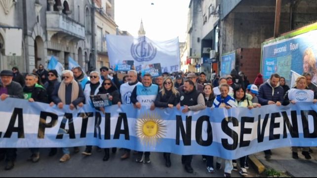 Marcha por Cristina: movimientos políticos y sindicales de Santa Fe se concentran en Plaza de Mayo Marcha por Cristina: movimientos políticos y sindicales de Santa Fe se concentran en Plaza de Mayo