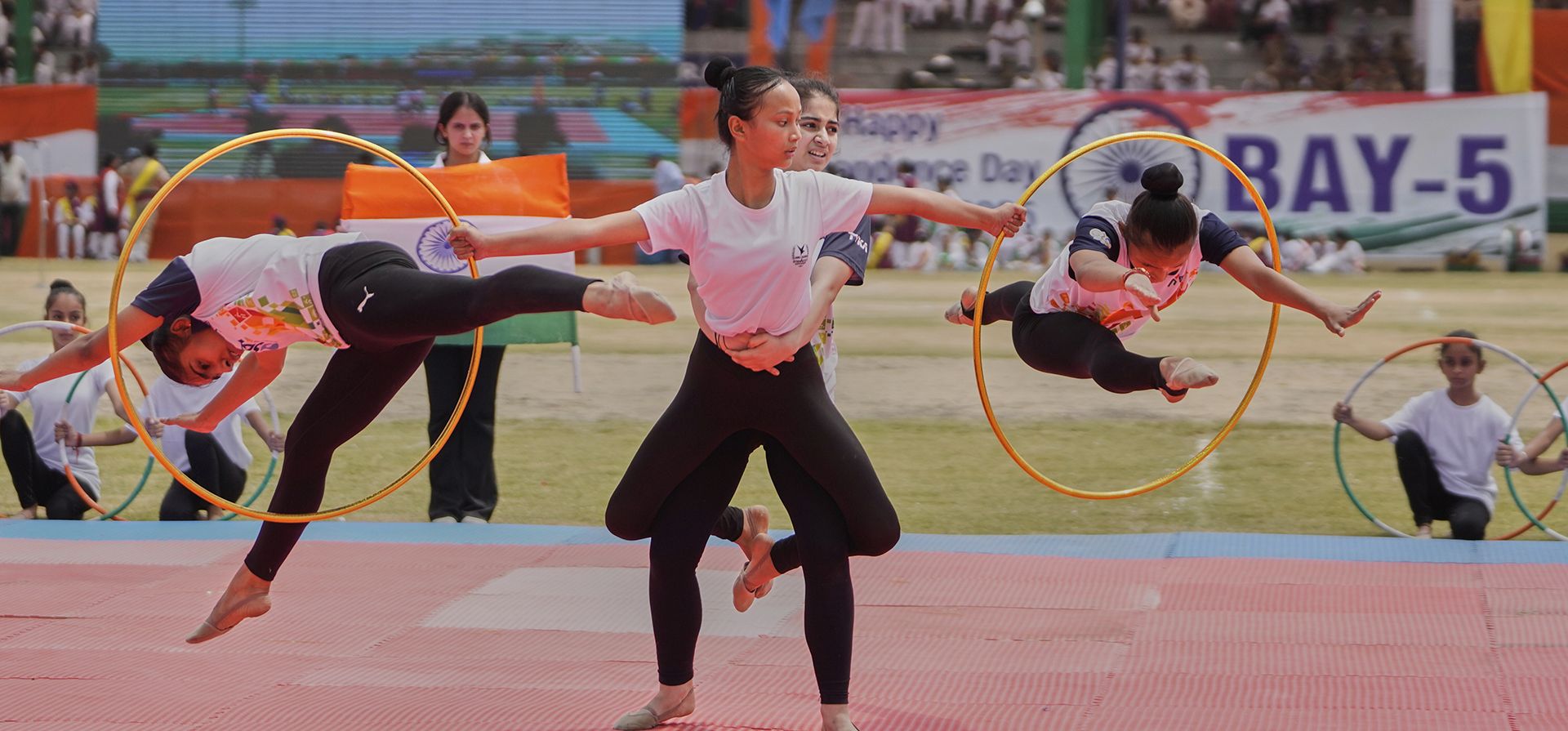 Estudiantes cachemires actúan durante un ensayo general para el desfile del Día de la Independencia de la India en Srinagar, Cachemira, el miércoles 13 de agosto de 2025. (Foto AP/Mukhtar Khan) Estudiantes cachemires actúan durante un ensayo general para el desfile del Día de la Independencia de la India en Srinagar, Cachemira, el miércoles 13 de agosto de 2025. (Foto AP/Mukhtar Khan)