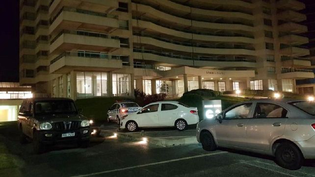 Una mujer y su hija de 4 años murieron al caer del piso 21 de una torre en Punta del Este