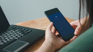 Alertan por una estafa en Whatsapp y Facebook a nombre del gobierno nacional
