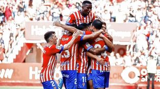 Carlos Izquierdoz, después de su salida de Boca, marcó un gol con su nuevo club, Sporting Gijón.