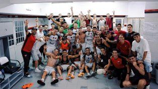 Colón moldea su estructura con una incógnita para enfrentar a Ferro