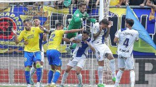 Cádiz y Espanyol igualaron sin goles en el comienzo de la 30ª fecha de la Liga española de fútbol.
