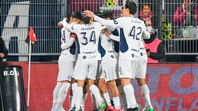 Independiente Rivadavia se clasificó a los octavos de final en el estadio de Newells.