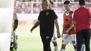 Ricardo Lunari dio la cara tras la derrota de Newells en Santa Fe.
