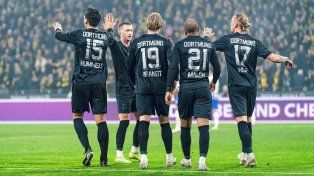 Borussia Dortmund goleó a Hertha Berlin y es líder de la Bundesliga