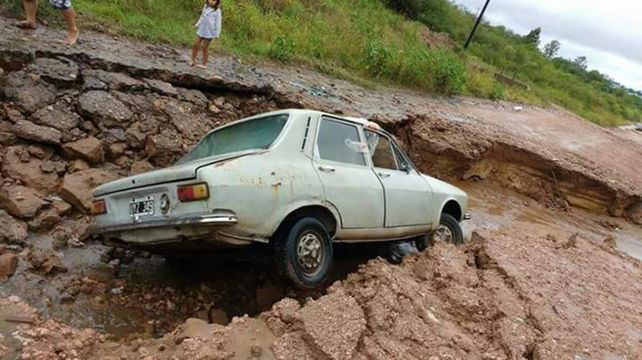 El temporal dejó rutas desbordadas y accesos anegados