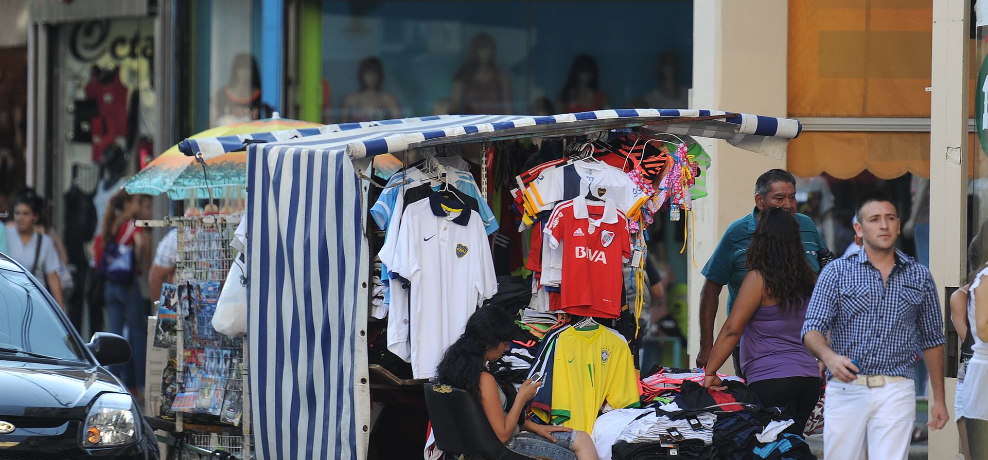 Triplicarán las licencias para venta ambulante en Rosario