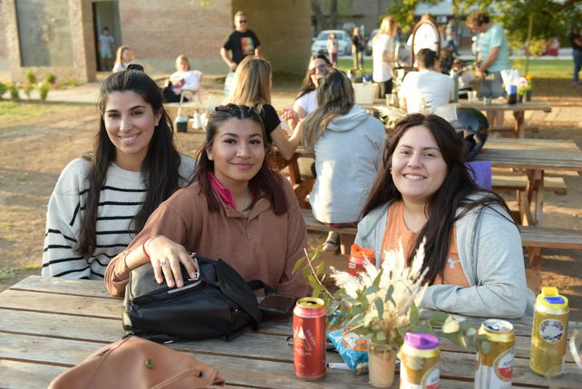 Daiana Gonzalez, Delfina Saavedra y Lara Estigarribia.