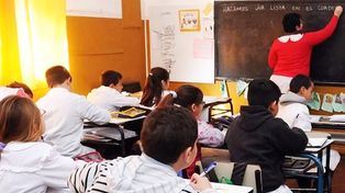 En 90% de las provincias, el salario docente de maestro de grado con 10 años de antigüedad es inferior al de 2014, según informe de Argentinos por la Educación&nbsp;