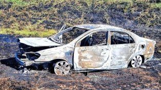 El auto volcó y se incendió en la Autovía 14.