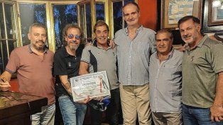 Los dirigentes juntos tras el reconocimiento en el CAE.