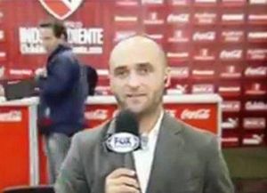 Robó la tablet de la reunion de prensa de Independiente y quedó escrachado por TV