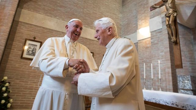 Francisco junto al Papa Benedicto XVI
