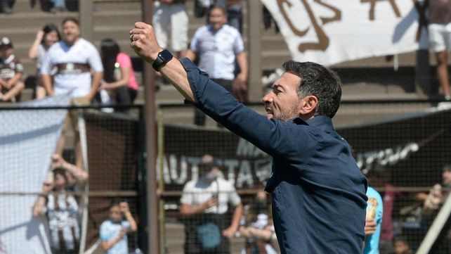 Cristian González moverá algunas piezas.