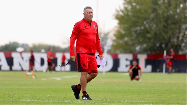 Frank Kudelka tendrá una semana con mayor tranquilidad tras la primera victoria de Newell's en el Apertura.