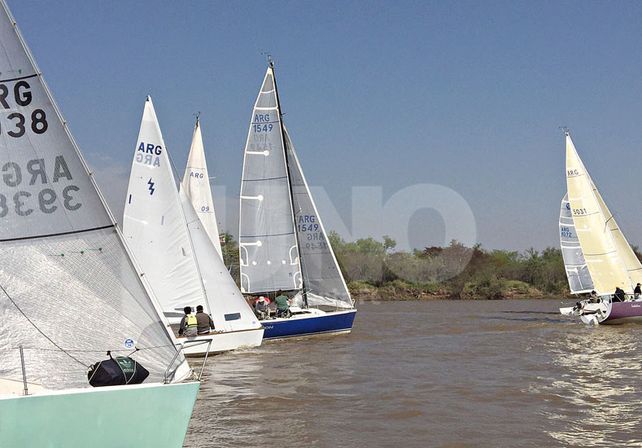 Competencia. Además de la faceta recreativa también tiene lugar la práctica con fines oficiales en toda la región. Mauricio Centurión./ UNO Santa Fe.