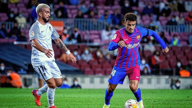 Barcelona empató sobre la hora ante Granada por la Liga española.
